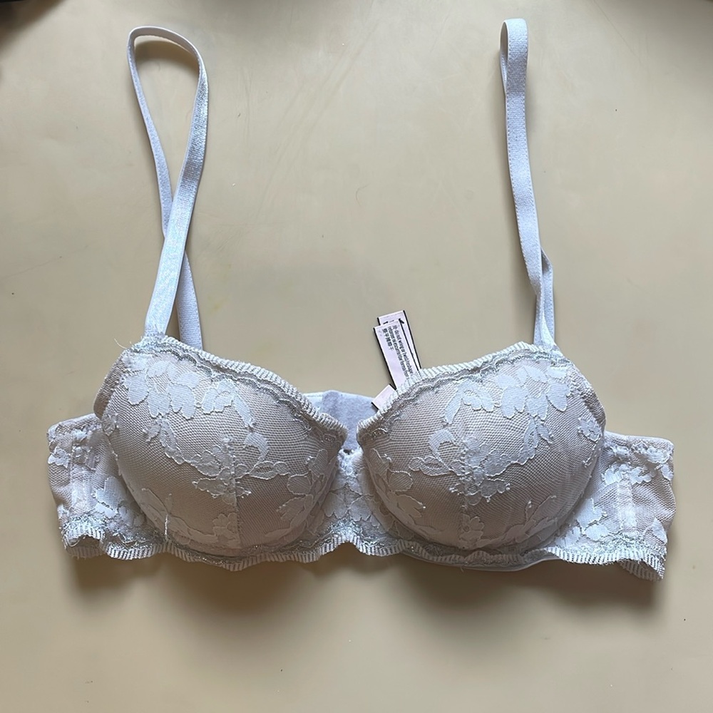 Victoria’s Secret White Shimmer Lace Dream Angles Lined Demi Bra